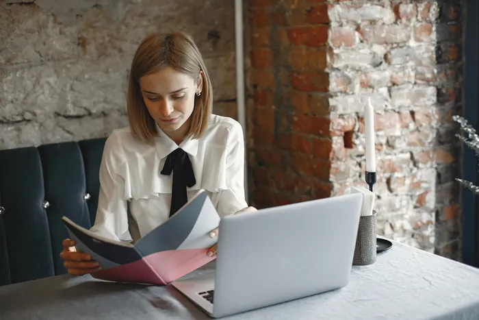 Exclusive partnerships with delivery platforms: swipe right or left?